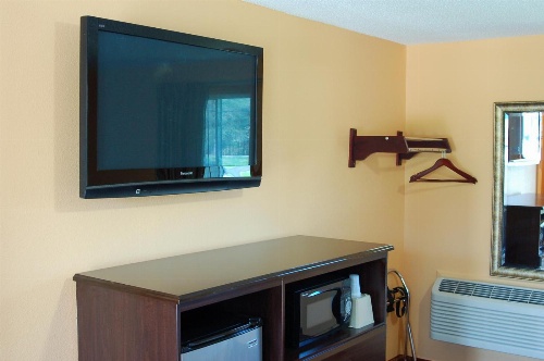 Budgetel Inn Glens Falls-Lake George-Saratoga image 4
