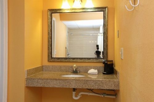 Budgetel Inn Glens Falls-Lake George-Saratoga image 8
